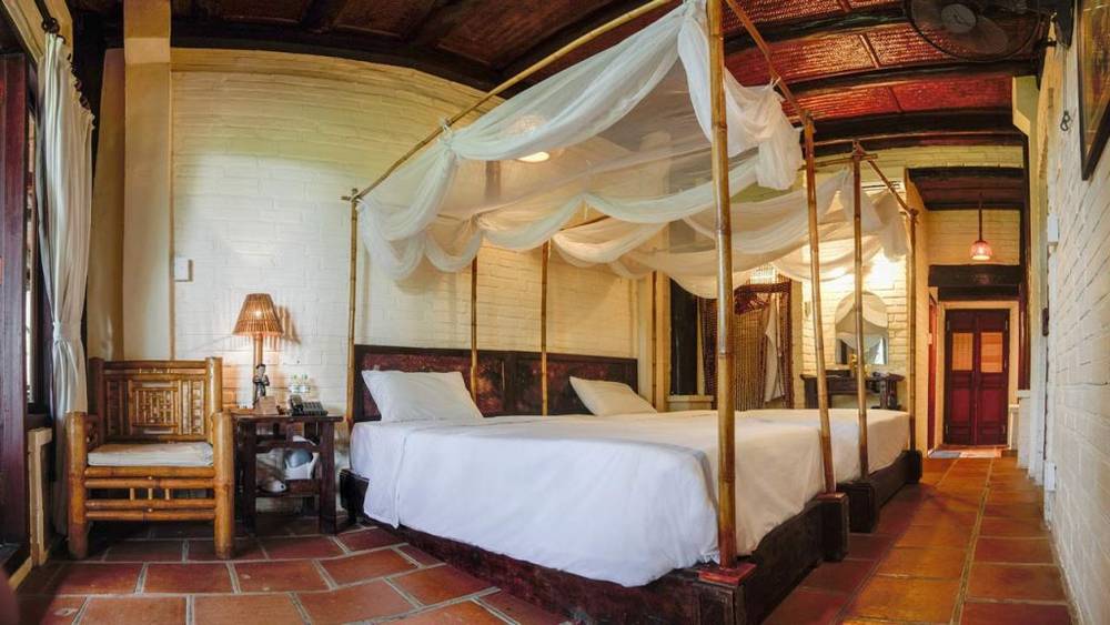 Các phòng nghỉ tại Resort Vạn Chài được thiết kế theo lối kiến trúc thuộc địa của Pháp