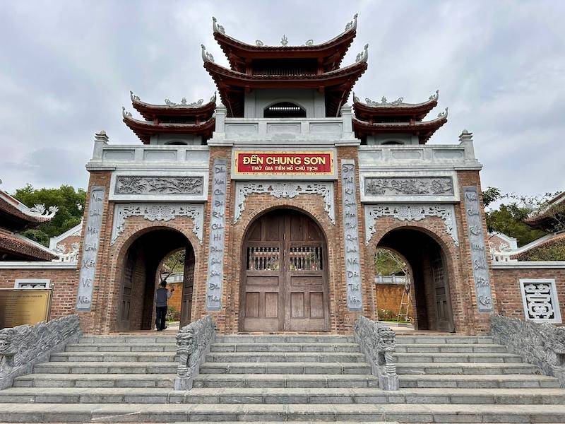 Địa điểm du lịch Nghệ An đền Chung Sơn