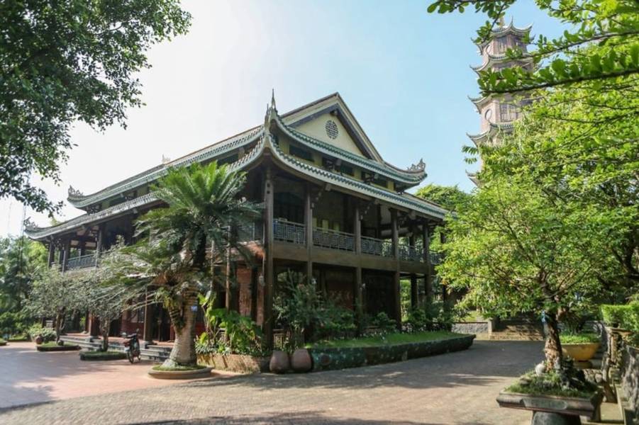 Khu du lịch sinh thái Long Việt là địa điểm nghỉ dưỡng gần Hà Nội có không gian xanh mát