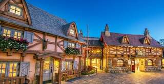 Lezatnya Gaston’s Tavern Menu, Restoran Bertema Karakter Beauty and The Beast!, Xperience Team