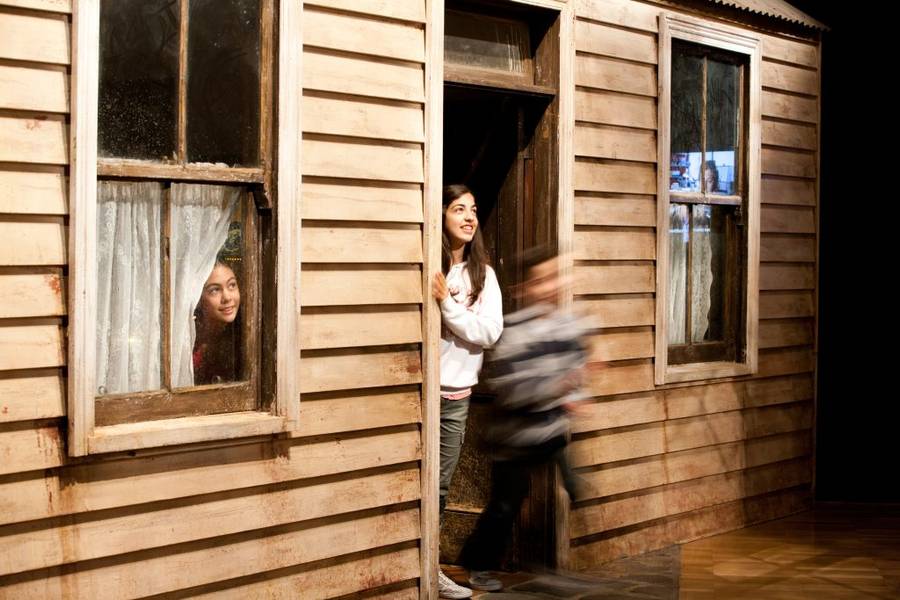 Ngôi nhà gỗ của công nhân được phục dựng lại tại Melbourne Museum 
