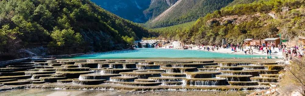Lam Nguyệt Cốc - Viên ngọc quý giá tọa lạc dưới chân núi tuyết Ngọc Long 