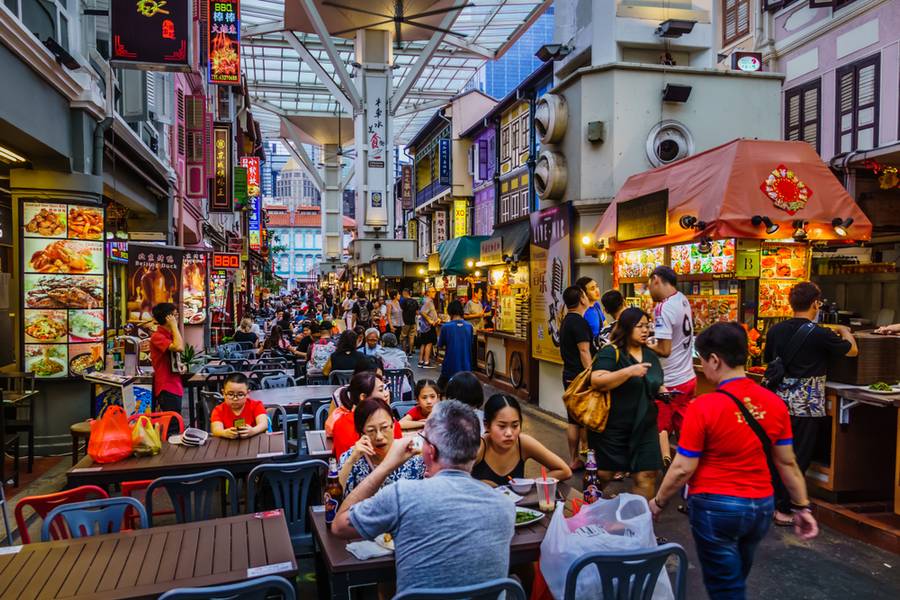 Chinatown Complex Market & Food Centre đông đúc tấp nập | Đi Singapore mua gì
