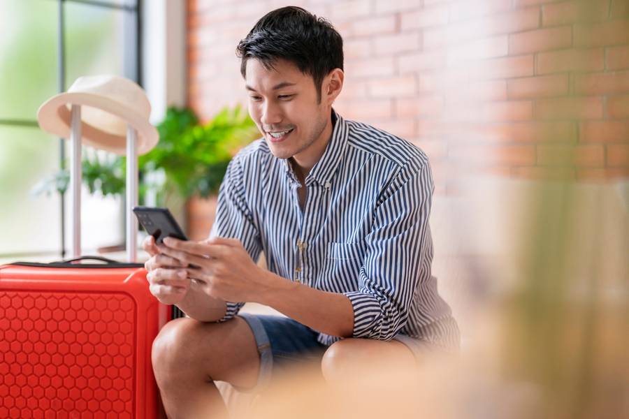 Khi bạn đã sẵn sàng rời đi, hãy mở ứng dụng để thực hiện quy trình check out khách sạn. 