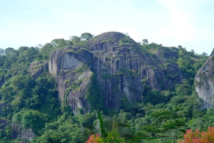 Gunung Terpendek di Dunia yang Memiliki Pemandangan Cantik