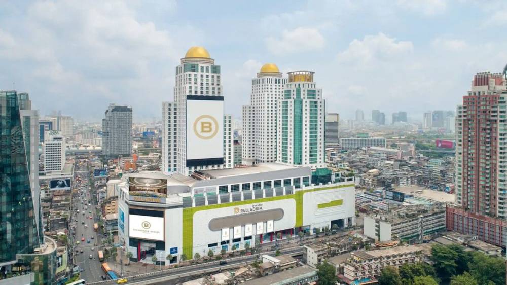 The Berkeley Hotel Pratunam bề thế và xa hoa như một tòa lâu đài cổ tích | Siam Paragon