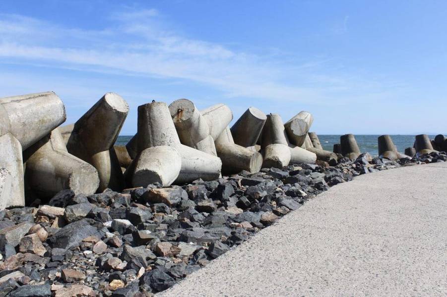 Cảnh quan thú vị và hút mắt của bãi đá Ông Địa tại vịnh Phan Thiết
