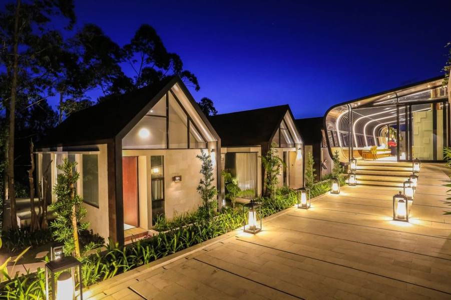 Sunsetfalls Gardens & Resort 
