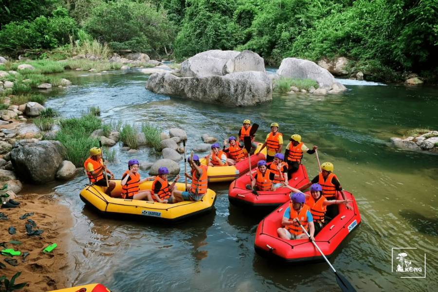 Chèo thuyền vượt thác - Kong Forest | 30/4 đi du lịch ở đâu miền Trung