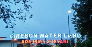 ​​Cirebon Waterland Ade Irma Suryani: Main Air dengan View Laut yang Seru, Xperience Team