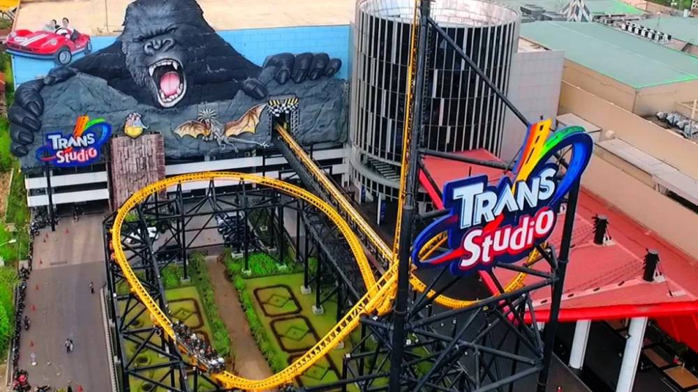Trans Studio Bandung dengan beragam wahana