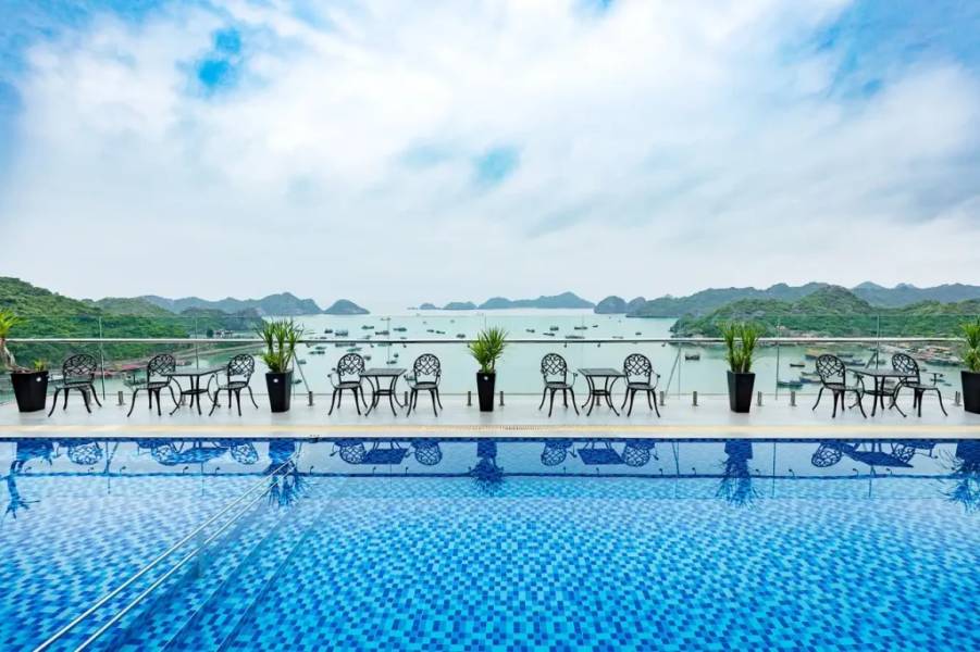Hồ bơi vô cực tại Cat Ba Paradise Hotel - Sky Bar & Massage mang đến trải nghiệm tuyệt vời giữa thiên nhiên hùng vĩ I Khách sạn biển