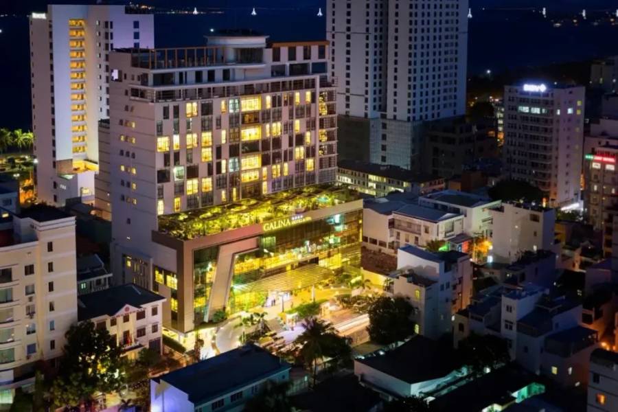 Galina Hotel & Spa Nha Trang nổi bật với hồ bơi ngoài trời cho du khách tận hưởng không khí trong lành I Khách sạn biển
