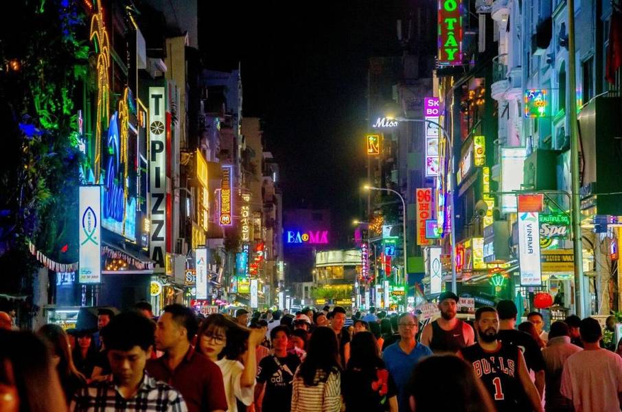Hẻm Bia: Lost in HongKong
