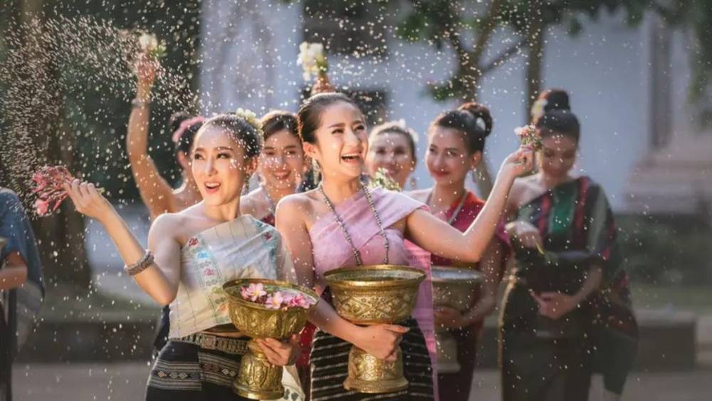 Lễ hội té nước Thái Lan | Tháng 4 đi du lịch ở đâu