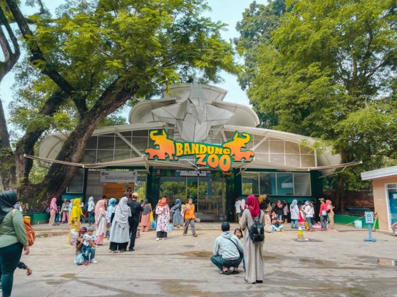 Landmark Terkenal & Tempat Wisata Dekat Pool Primajasa Shuttle Pasteur