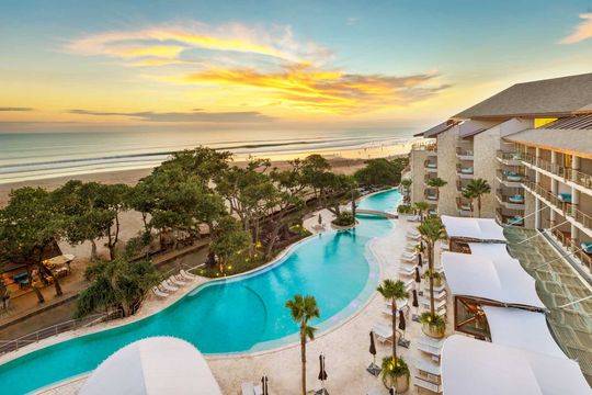 Double-Six Luxury Hotel Seminyak - akses pantai seminyak