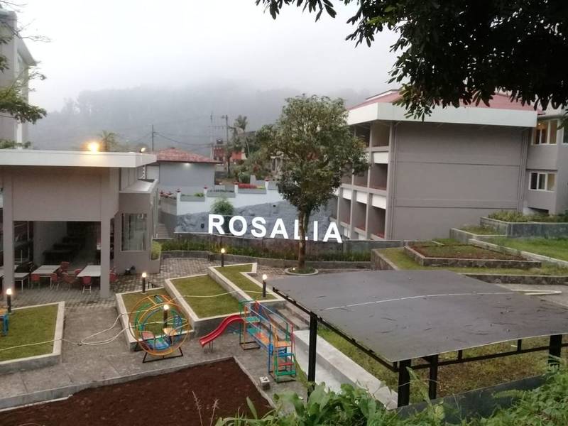 Rosalia Hotel Baturaden dekat dengan Kebun Raya Batu Raden