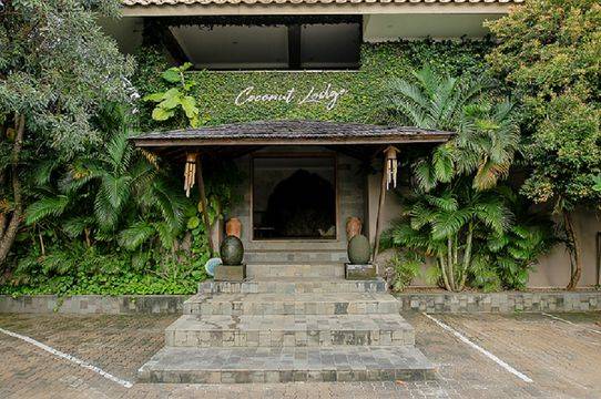 Coconut Lodge Resort - Hotel dekat Pantai Bondo