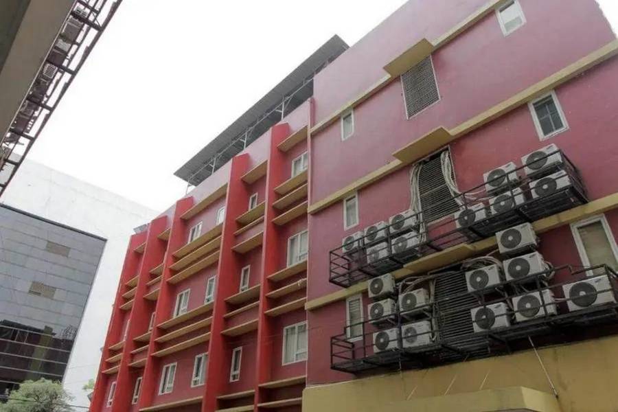  RedDoorz Plus Near Galaxy Bekasi