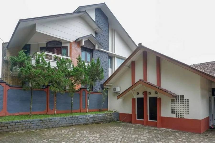 RedDoorz Near Lokawisata Baturaden 2 dekat dengan Kebun Raya Batu Raden