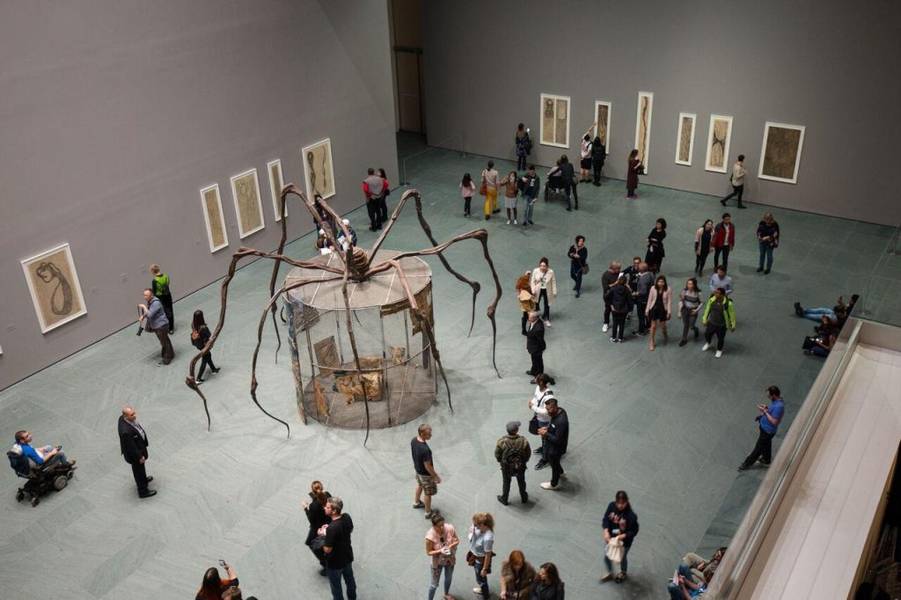 Bảo tàng nghệ thuật MoMA là địa điểm du lịch Mỹ với không gian trưng bày hiện đại