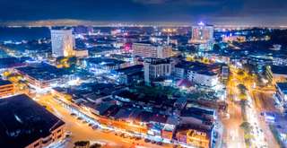 10 Gedung Tertinggi di Batam: Pencakar Langit yang Memukau di Kepulauan Riau, Travel Bestie