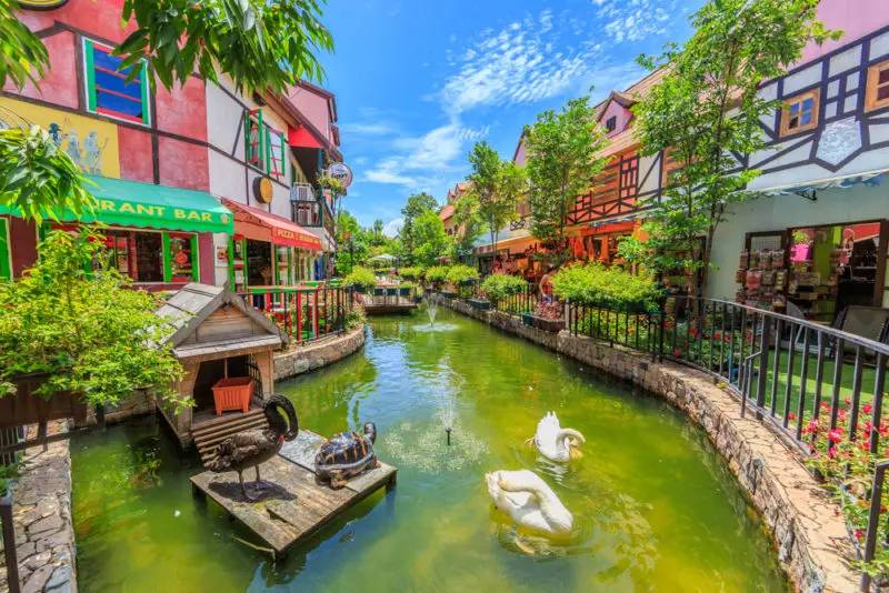 ที่เที่ยวชลบุรี - มิโมซ่า พัทยา 