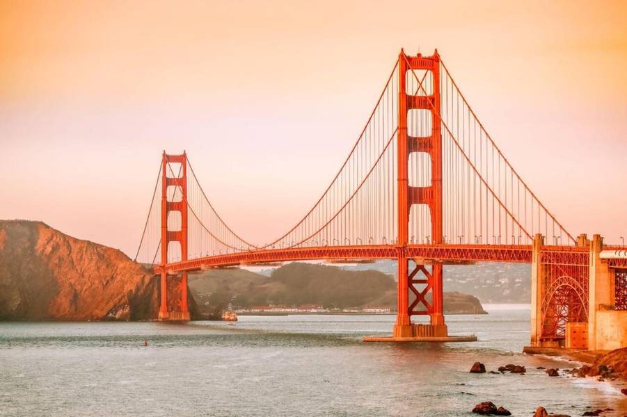 Cầu Cổng Vàng là địa điểm du lịch Mỹ nổi tiếng ở thành phố San Francisco