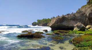 Pantai Butuh Gunungkidul: Pesona Tersembunyi dan Petualangan Trekking, Xperience Team
