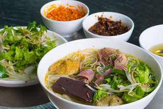 Những món bún ở Huế ngon trứ danh làm "xiêu lòng" du khách, Traveloka VN