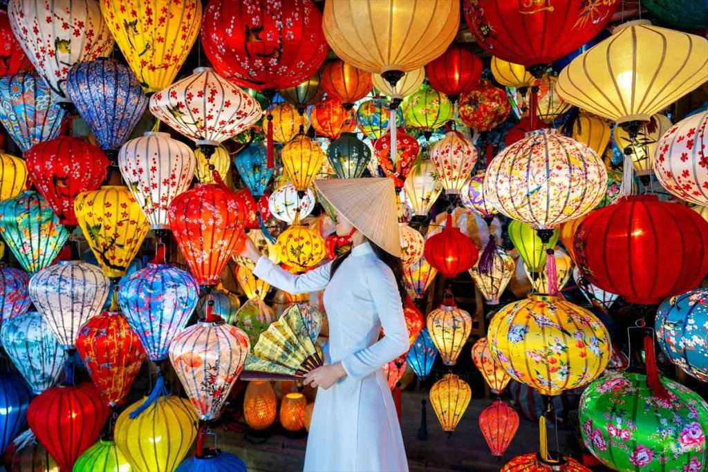 幻想的！ベトナム・ホイアンの絶景「ランタン祭り」とは？開催日や写真