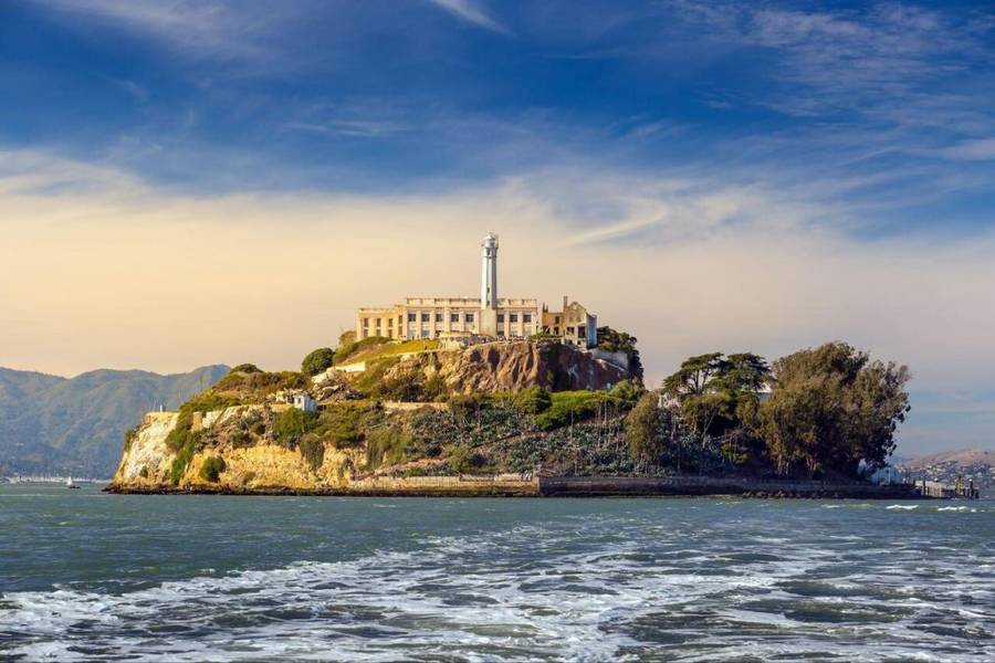 Đảo Alcatraz là địa điểm du lịch Mỹ với các tour du lịch hấp dẫn