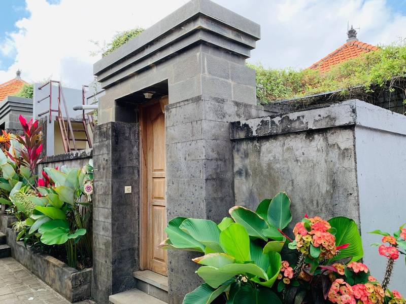 Pandawa Beach Homestay (2.4 km)