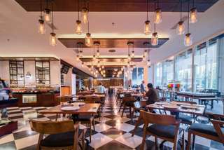 12 Rekomendasi Hotel dengan Sarapan Buffet Terbaik di Surabaya, Mas Bellboy