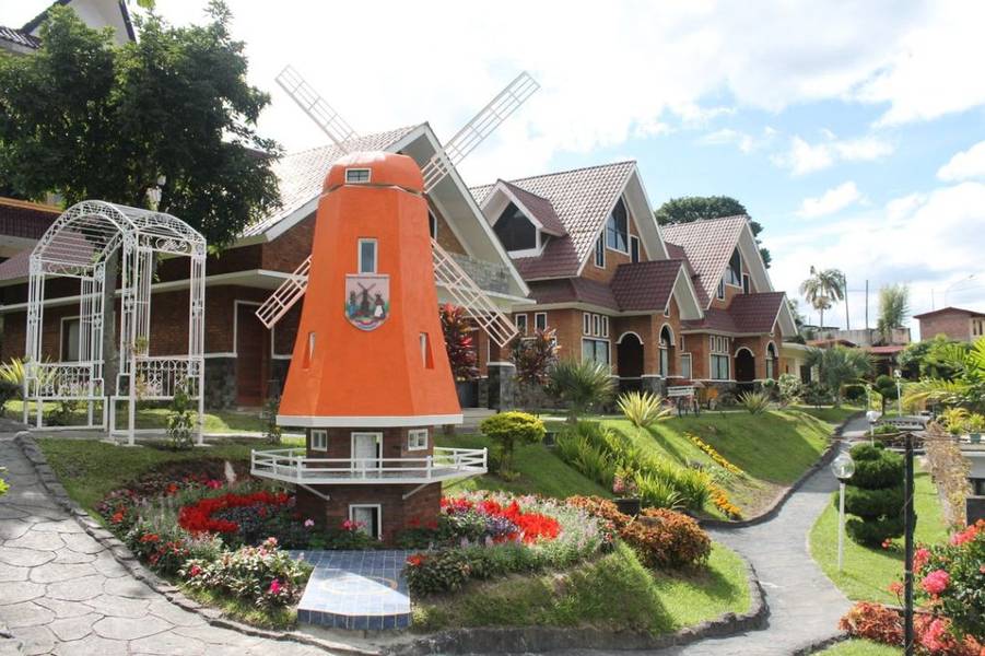 Khas Parapat Hotel