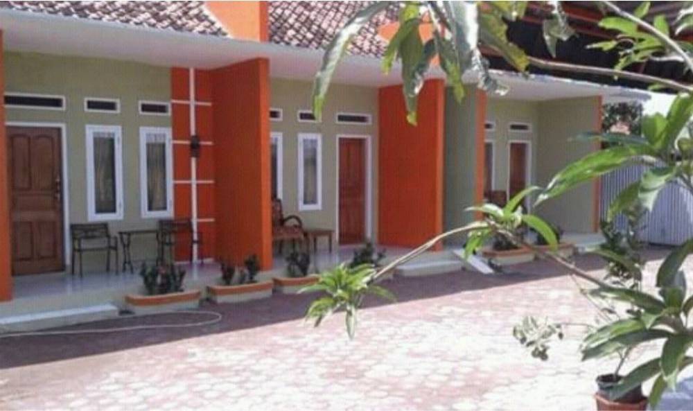 Villagio Hotel Kota Pameungpeuk (15,23 km)