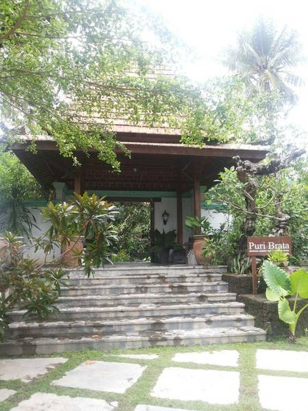 Puri Brata Resort & Gallery