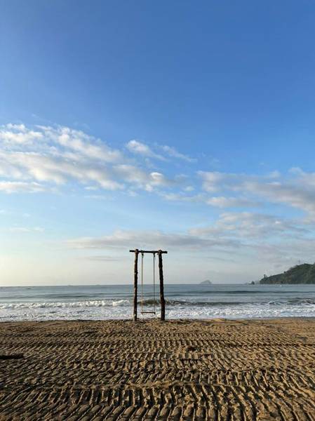 Daya Tarik Pantai Ngalur