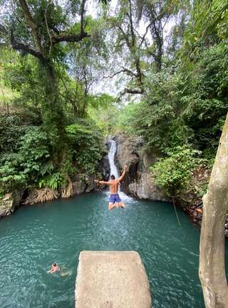 Air Terjun Aling-Aling: Daya Tarik dan Info Menarik Lainnya!, Mas Bellboy