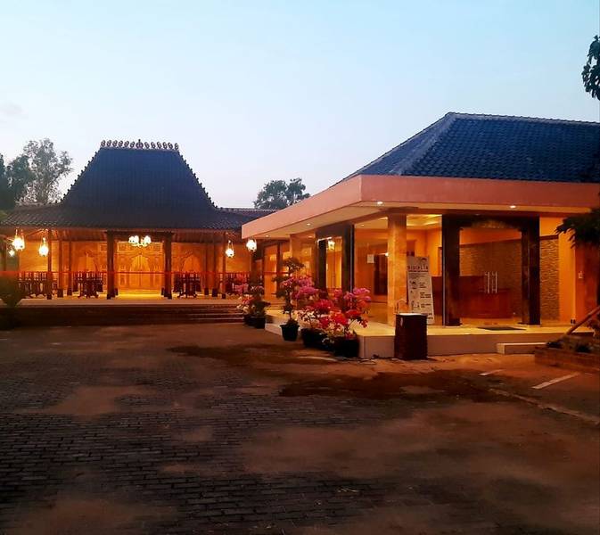 Dynar Hotel

