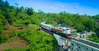 Panduan Lengkap Cara Pesan Tiket Kereta Lansia, Travel Bestie