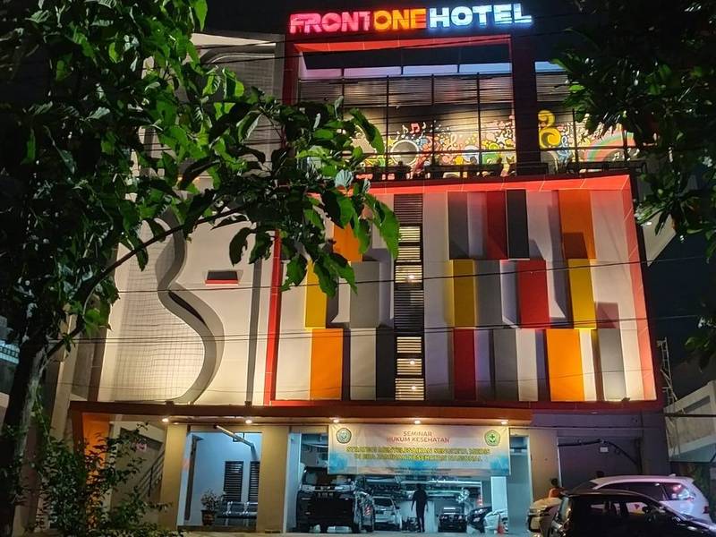 Front One Hotel Tulungagung
