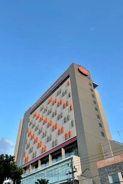 HARRIS Hotel & Conventions Gubeng
