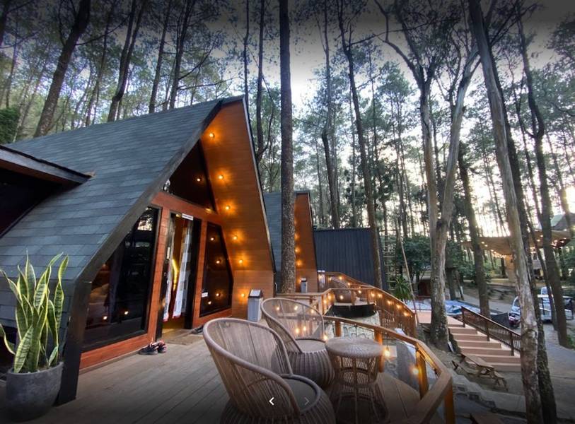 Kopeng Treetop Adventure Park (Treetop Cabin)
