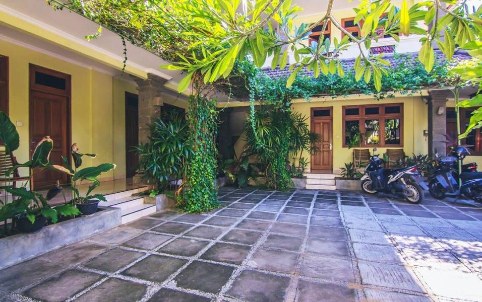 Puri Bunga Inn
