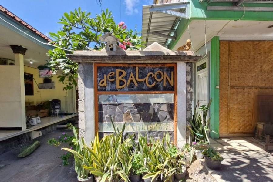 RedDoorz @ De'balcon Accomodation Kuta Bali
