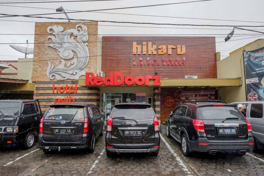 RedDoorz Plus @ Hotel Asih UNY
