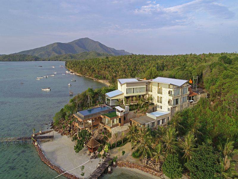 Royal Ocean View Beach Resort Karimunjawa
