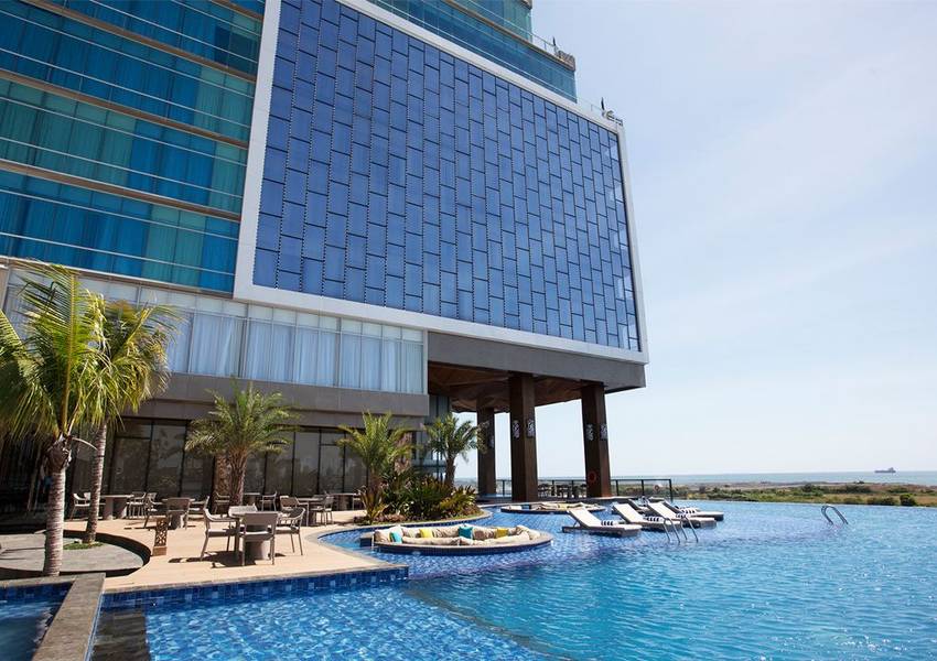 The Rinra Hotel Makassar